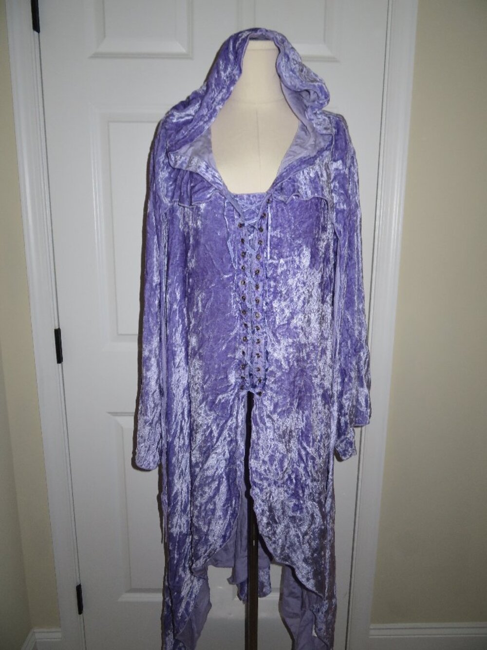 Holy Clothing Gwendolyn Coat